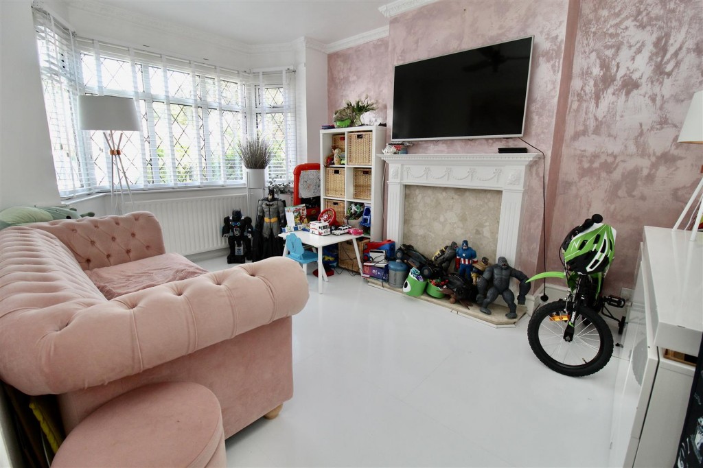 Images for Bucklands End Lane, Birmingham
