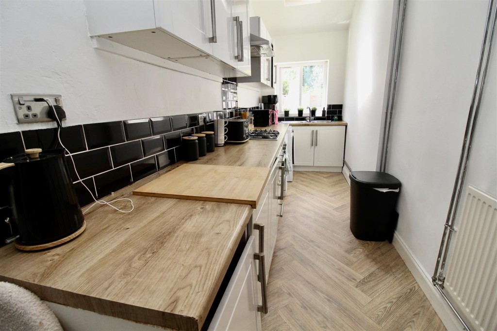 Images for Bucklands End Lane, Birmingham