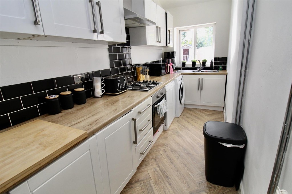 Images for Bucklands End Lane, Birmingham